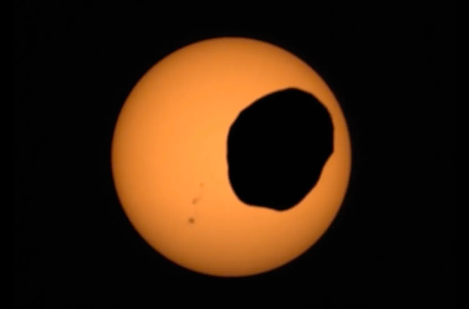 NASA'nın Perseverance keşif aracı, Güneş tutulmasının Mars'ta nasıl görüldüğünü yakalamak için direğindeki kamerasını kullandı (NASA Jet İtki Laboratuvarı)

