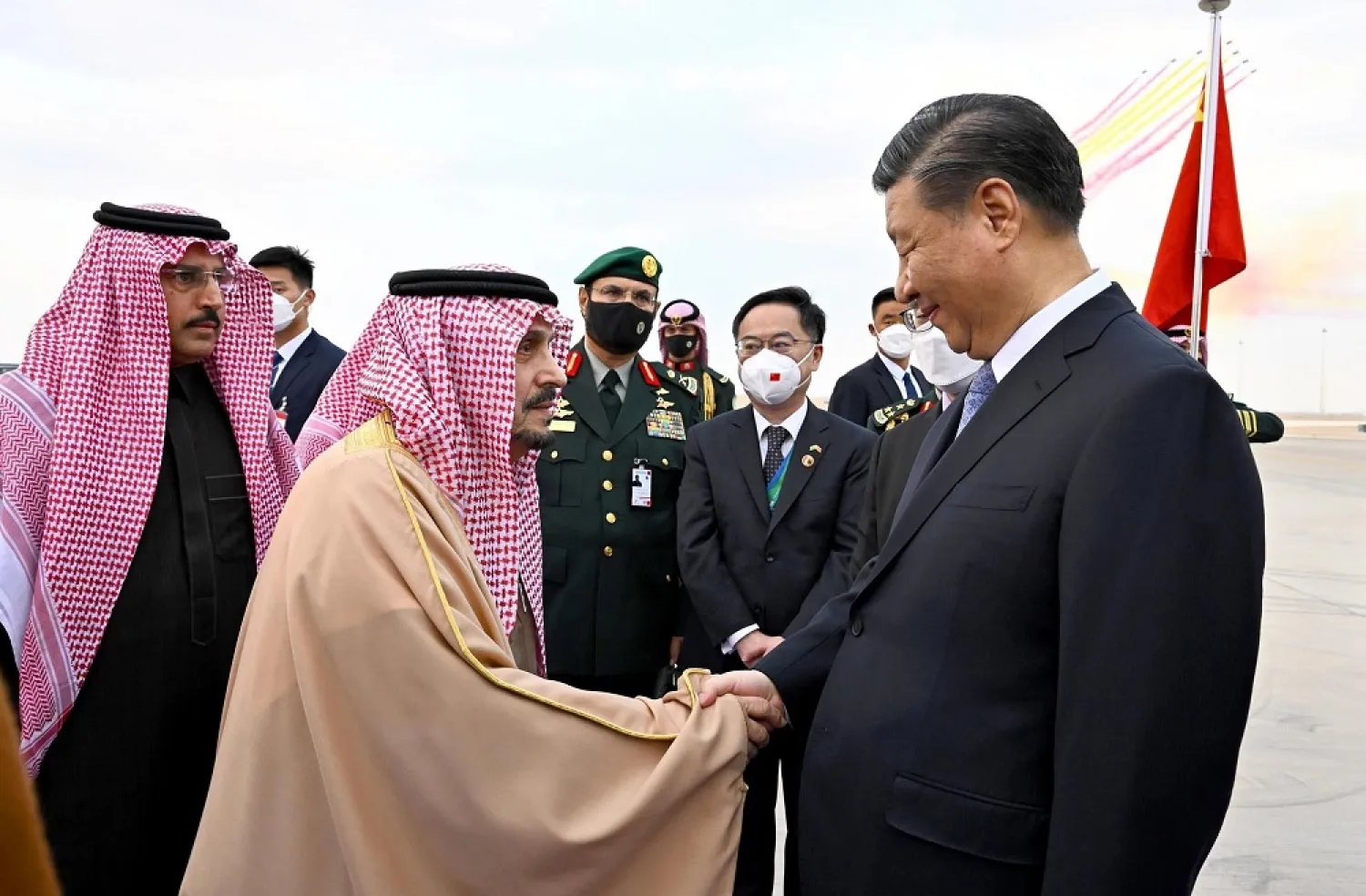 Chinese President Xi Jinping is welcomed in Riyadh by Prince Faisal bin Bandar bin Abdulaziz, Governor of Riyadh Region. (SPA)