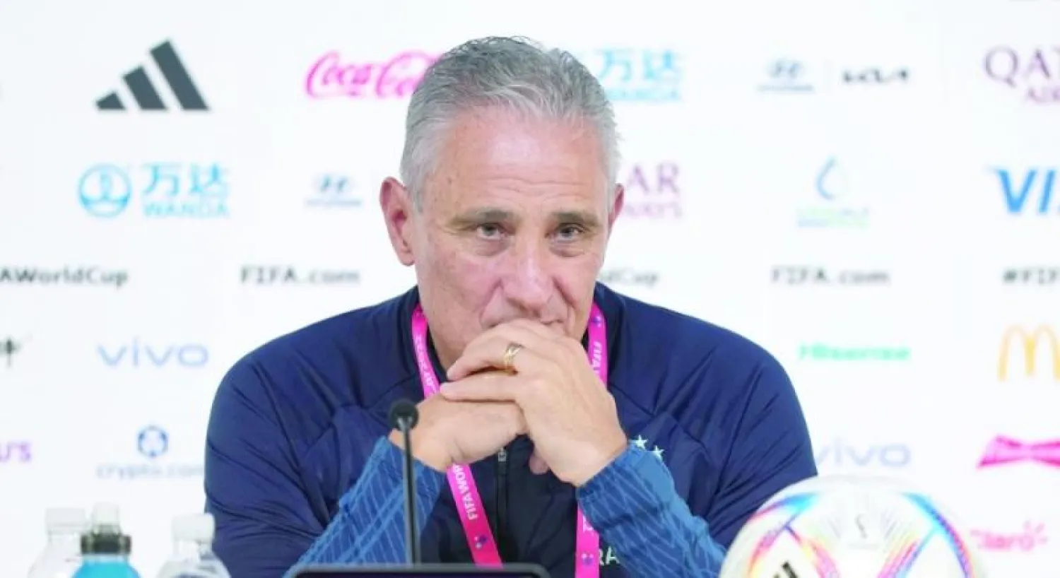 تيتي مدرب البرازيل خلال المؤتمر الصحافي (د.ب.أ)