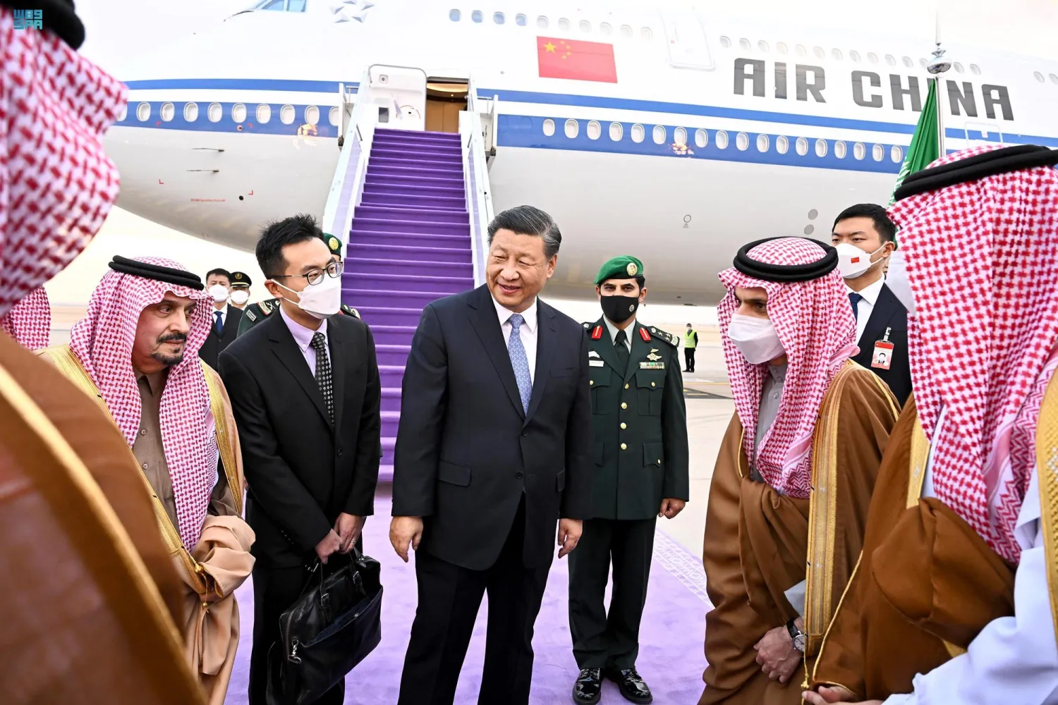 Chinese President Xi Jinping upon his arrival at King Khalid International Airport in Riyadh (SPA)
