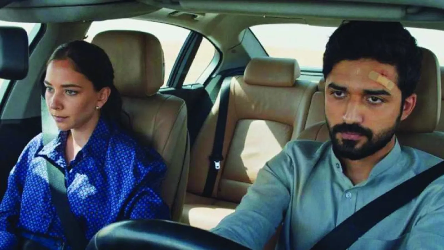 «سكة طويلة».. ناصر وأخته مريم بطلا الفيلم وفي حالة من الخوف لحضور عرس الأب