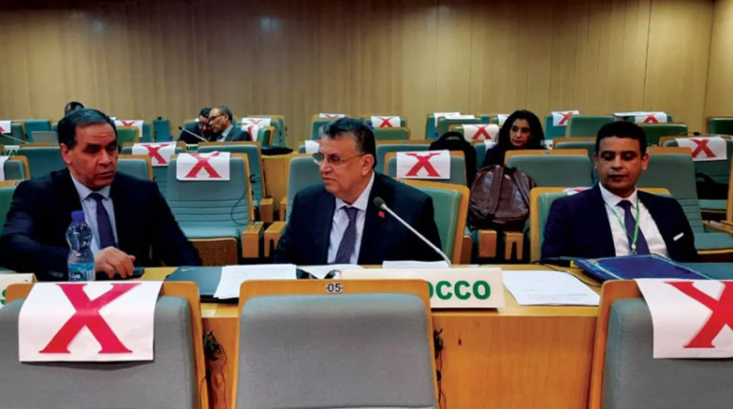 عبد اللطيف وهبي وزير العدل المغربي (وسط) في اجتماع اللجنة بأديس أبابا (الشرق الأوسط)