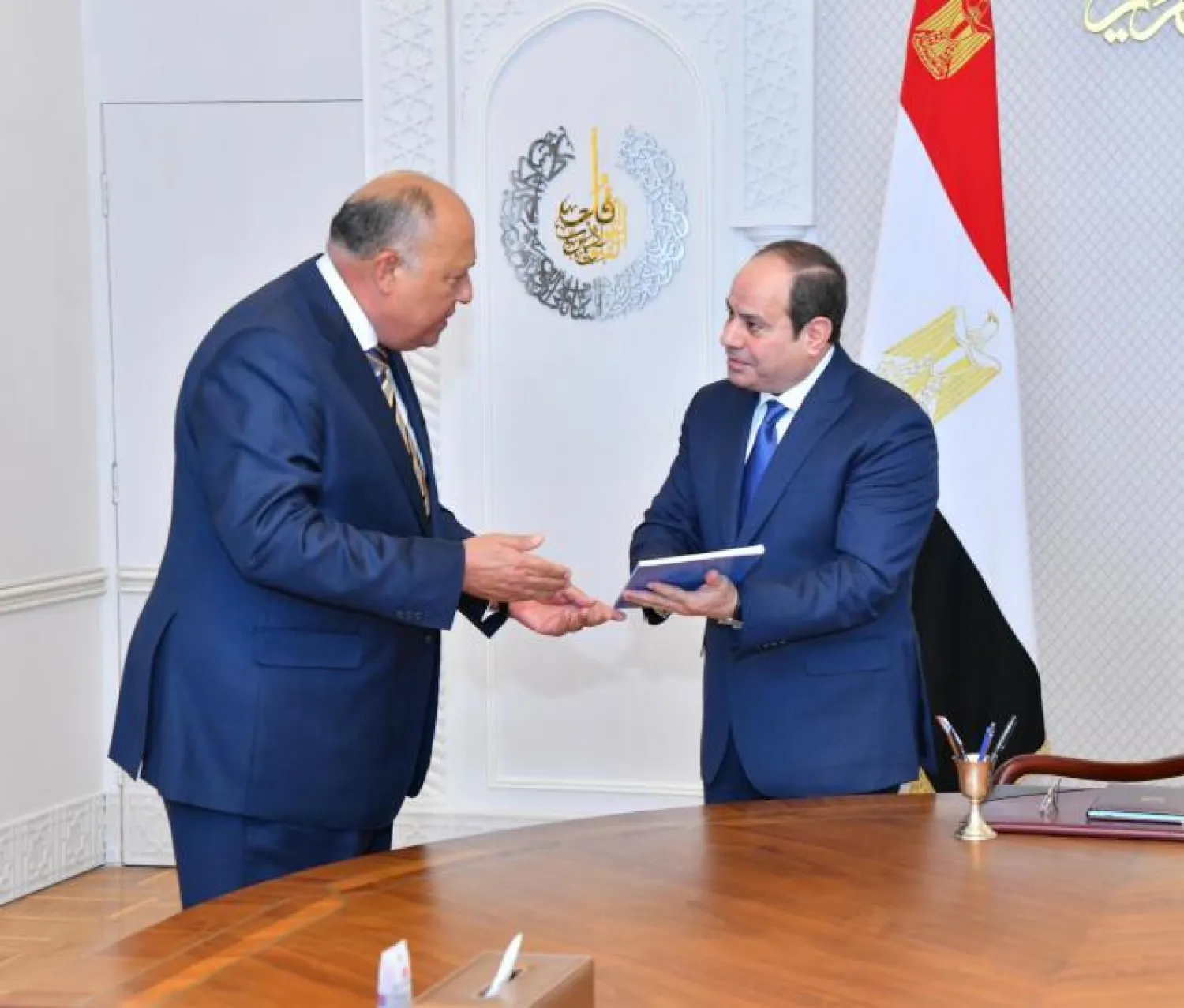 السيسي ووزير خارجيته سامح شكري في القاهرة اليوم (الرئاسة المصرية)