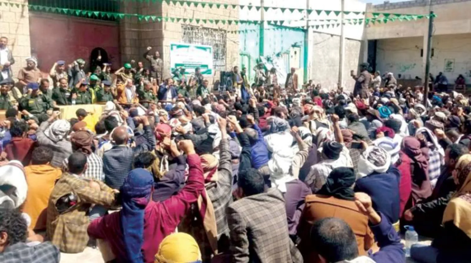 سجناء في مدينة ذمار اليمنية أخضعتهم الميليشيات لدورات طائفية (إعلام حوثي)