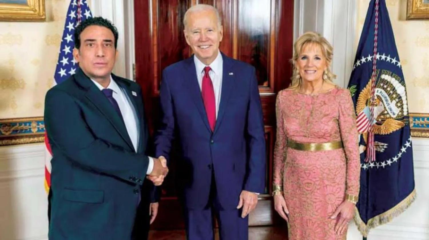 صورة وزعها مكتب المنفي لحضوره حفل عشاء البيت الأبيض في واشنطن