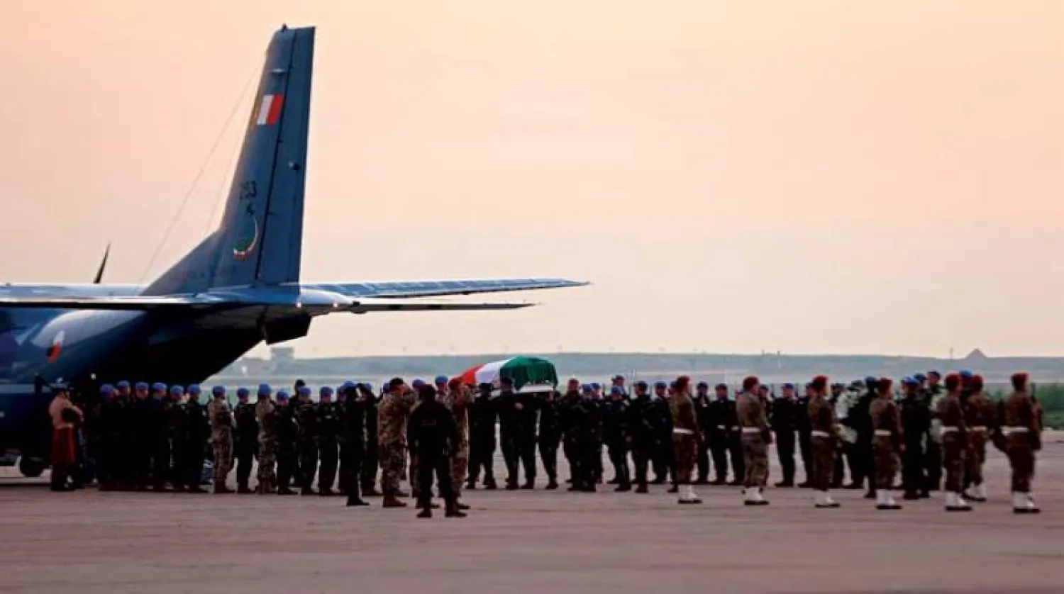 ميقاتي رفض الاستخفاف بخطورة ملف «اليونيفيل» أو اعتبار مقتل الجندي الآيرلندي حادثاً عرضياً (أ.ف.ب)