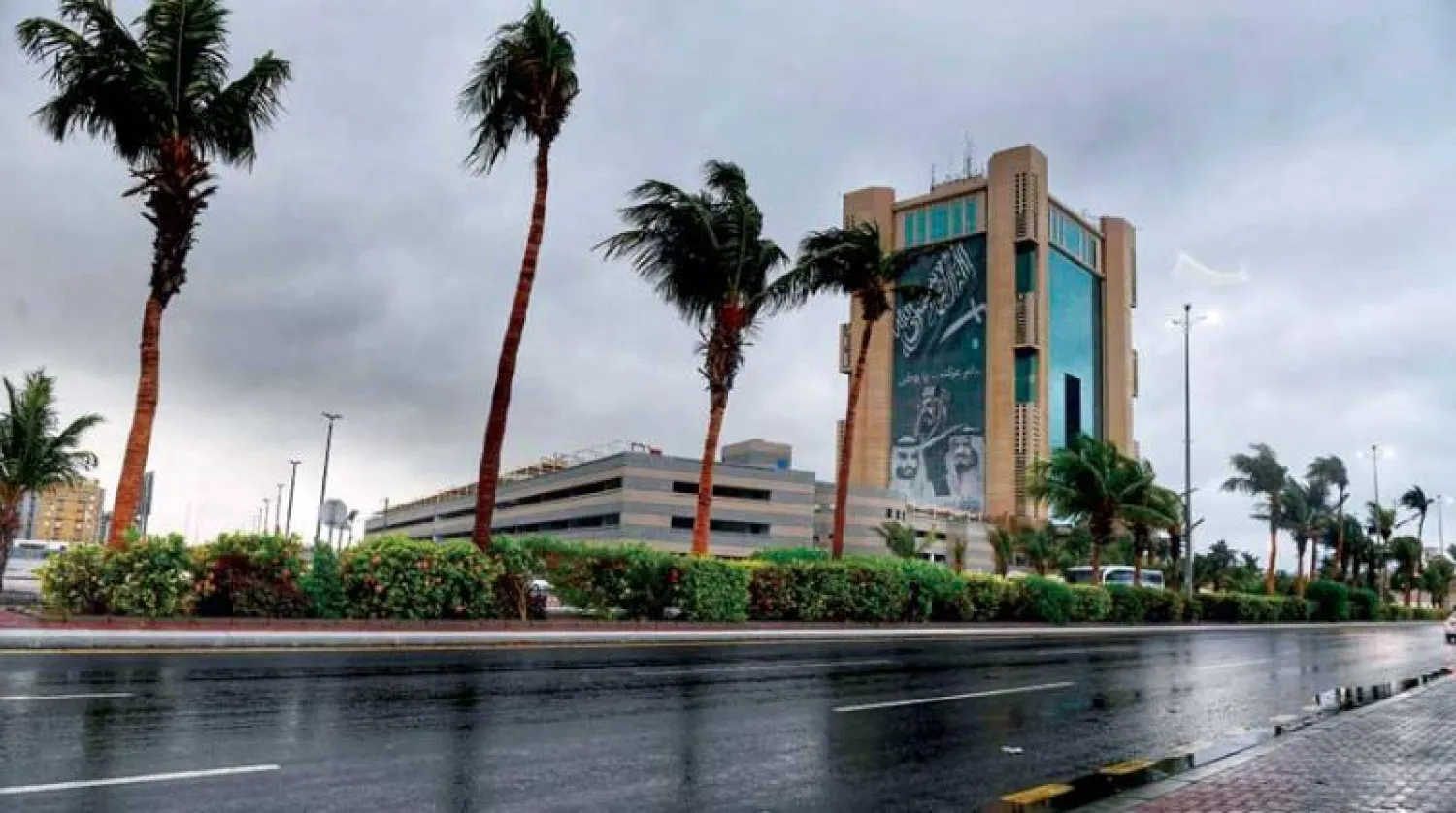 تعليق الدراسة جاء حرصاً على سلامة الطلاب من أي خطر (رويترز)