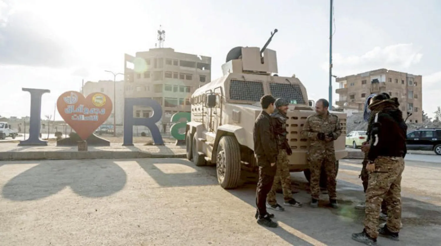 صورة من الرقة بعد هجوم «داعش» وزعتها حسابات «قسد»