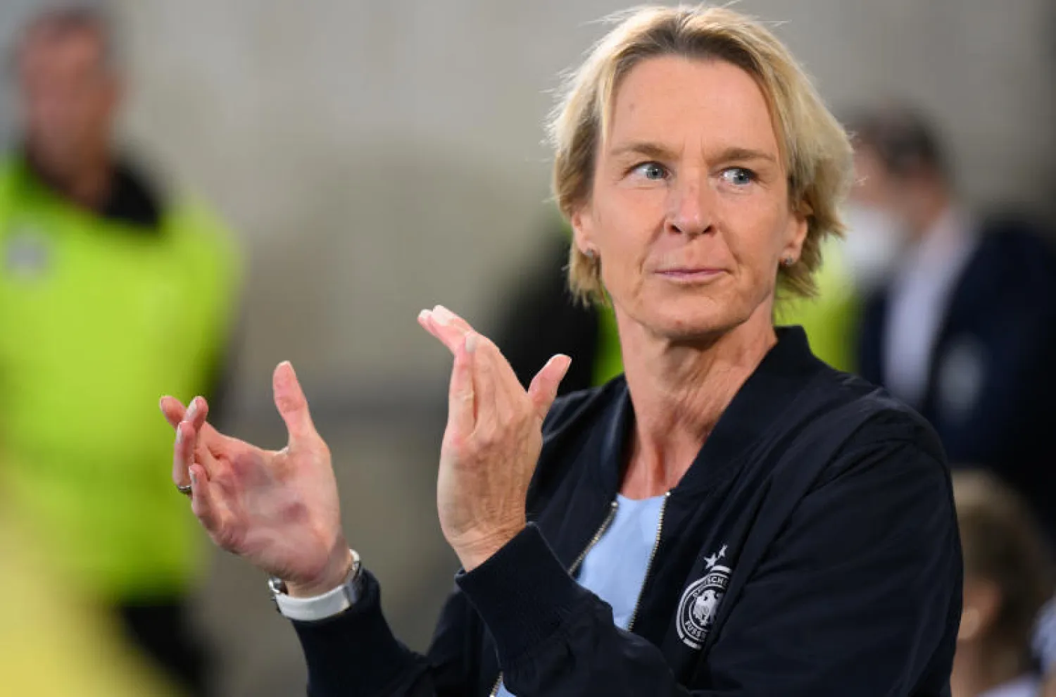 مارتينا طالبت الرابطة والاتحاد بالمزيد من التكاتف (د.ب.أ)