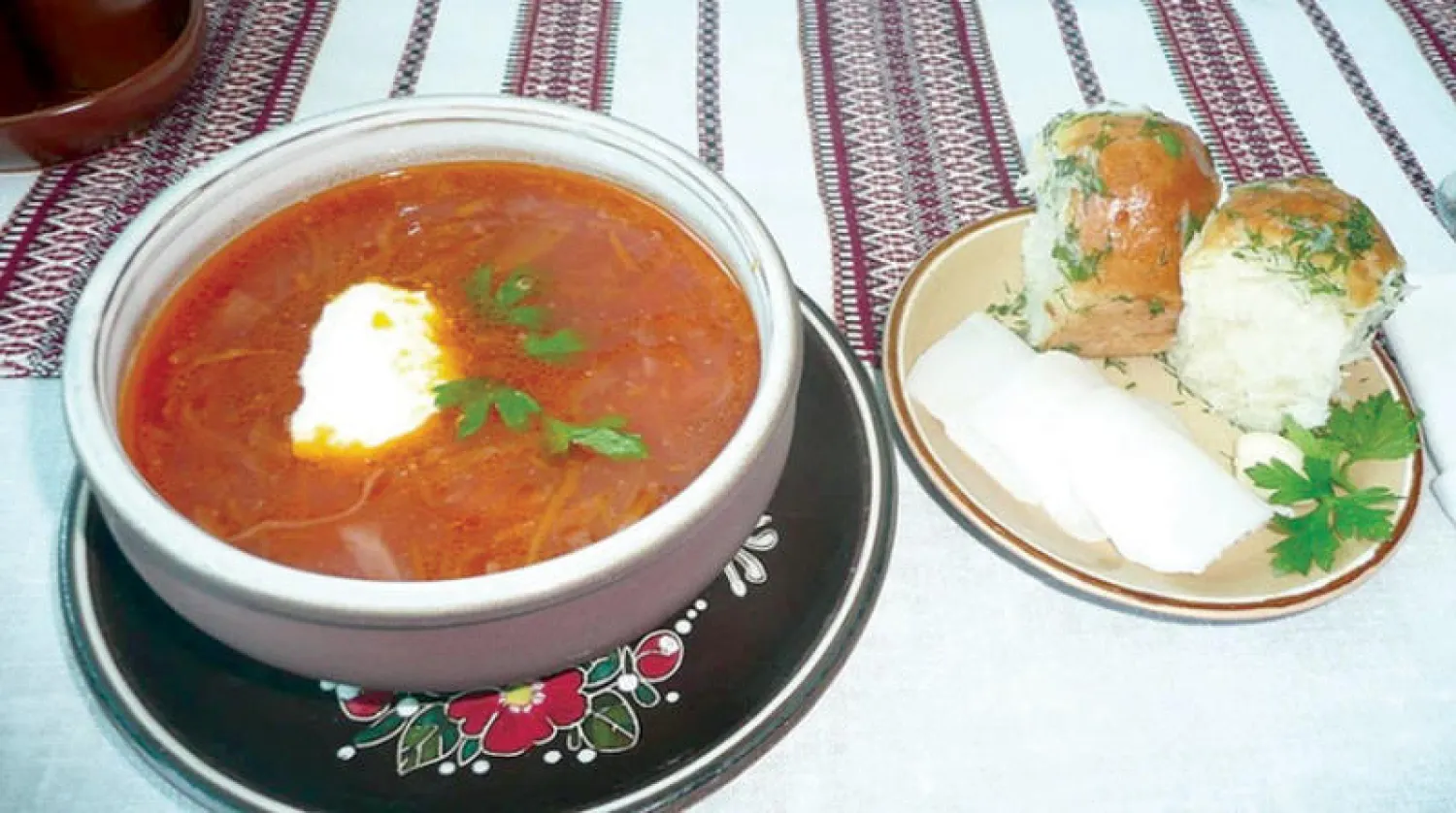 طبق من الاكلات الاوكرانية (ويكي كومونز)