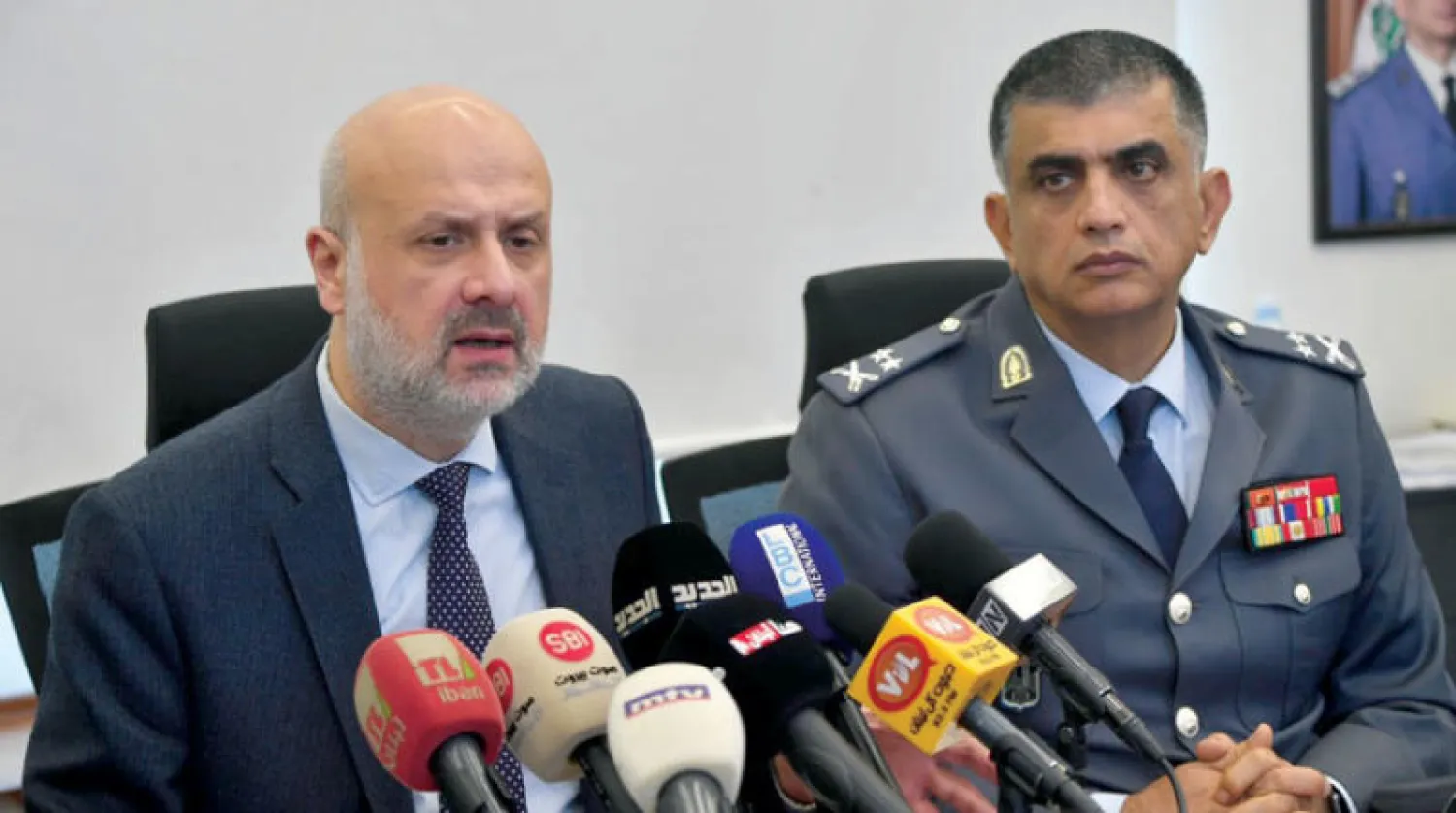 وزير الداخلية اللبناني ومدير عام قوى الأمن الداخلي (صورة خاصة بالشرق الأوسط)