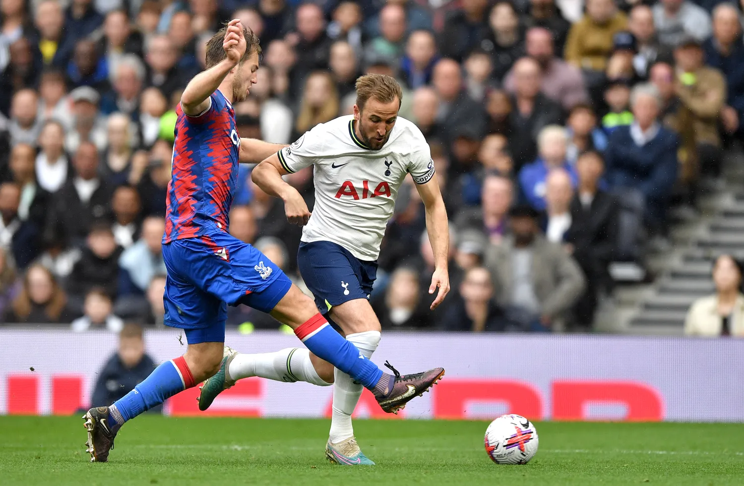 هاري كين نجم توتنهام (إ.ب.أ)