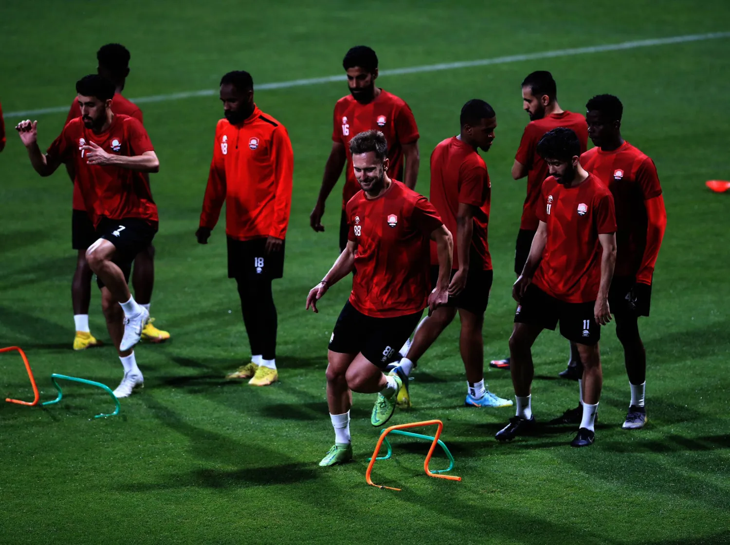 الرائد يأمل في الابتعاد عن مواقع الخطر "الموقع الرسمي لنادي الرائد"