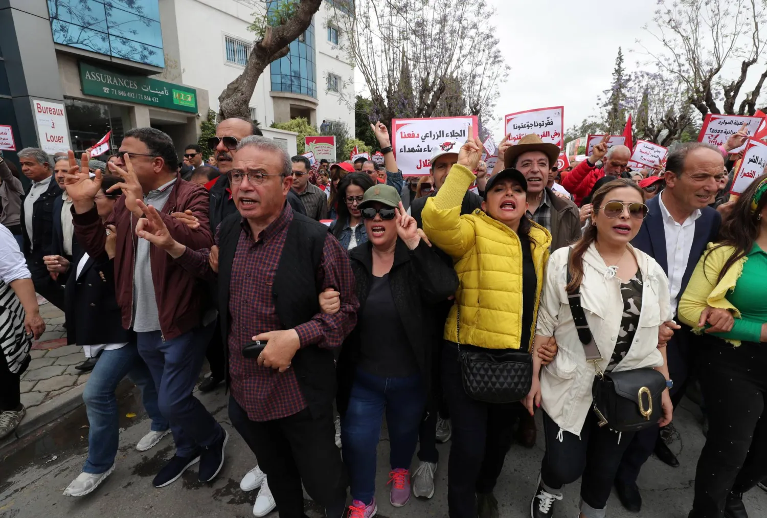 تظاهرة ضد الغلاء والفساد في تونس العاصمة (إ.ب.أ)