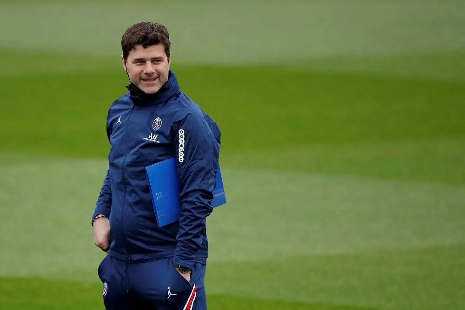 Football - Ligue 1 - Paris St Germain Training - Ooredoo Training Centre, Saint-Germain-en-Laye, France - November 19, 2021 Paris St Germain coach Mauricio Pochettino during training. (Reuters) 