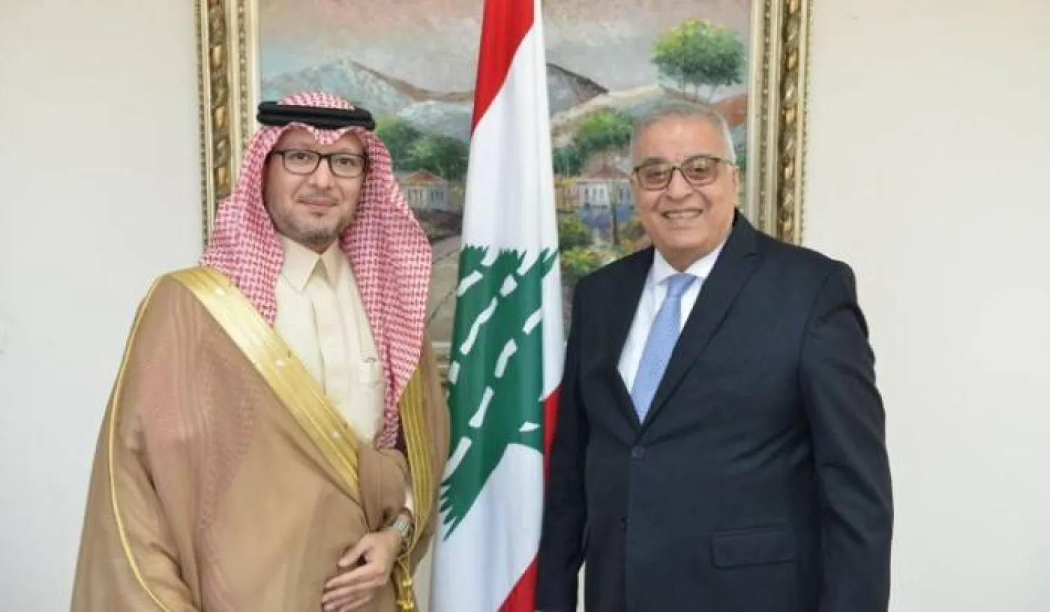 السفير وليد البخاري خلال لقائه وزير الخارجية اللبناني عبد الله بوحبيب (الوكالة الوطنية)