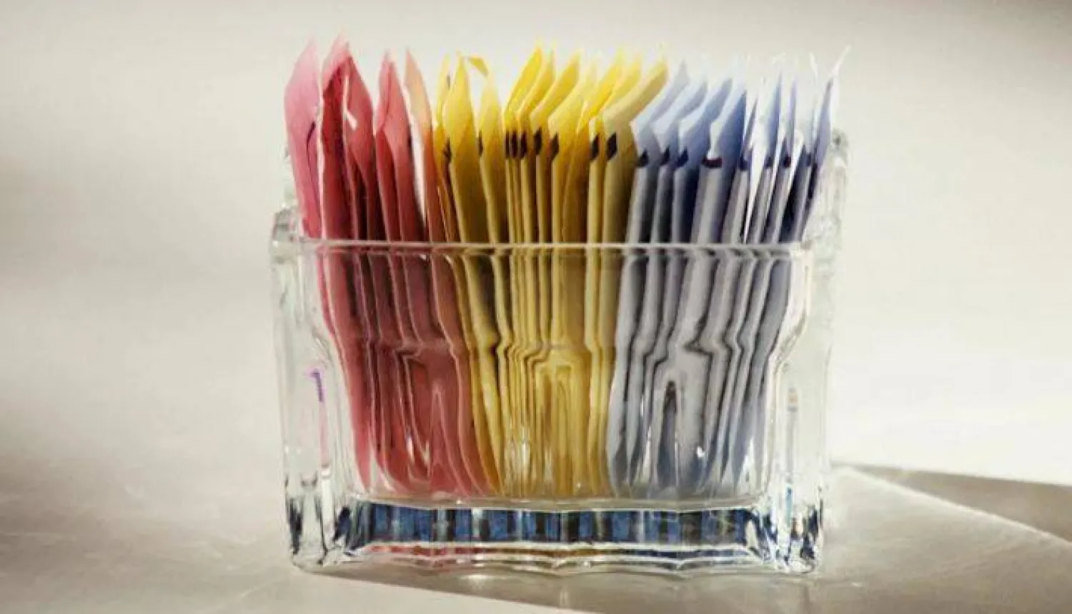 المحليات الصناعية لا تساعد في إنقاص الوزن على المدى الطويل (أ.ف.ب)