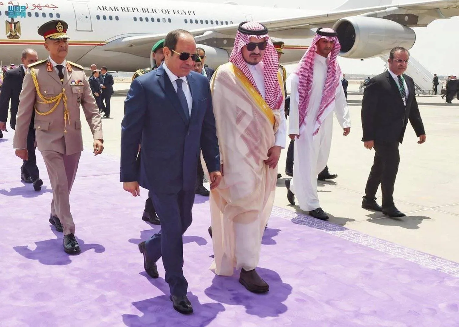 Sisi was received at King Abdulaziz International Airport by the Deputy Governor of Makkah Region. SPA 