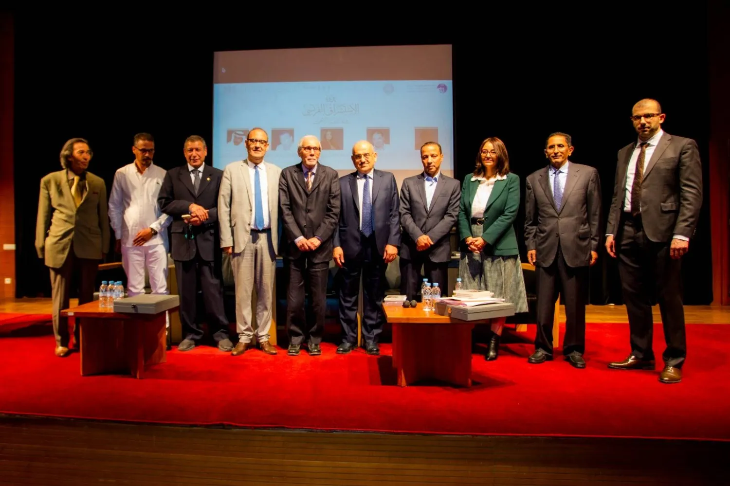 صورة تذكارية للمشاركين في اليوم الثقافي والعلمي بالرباط (الشرق الأوسط)