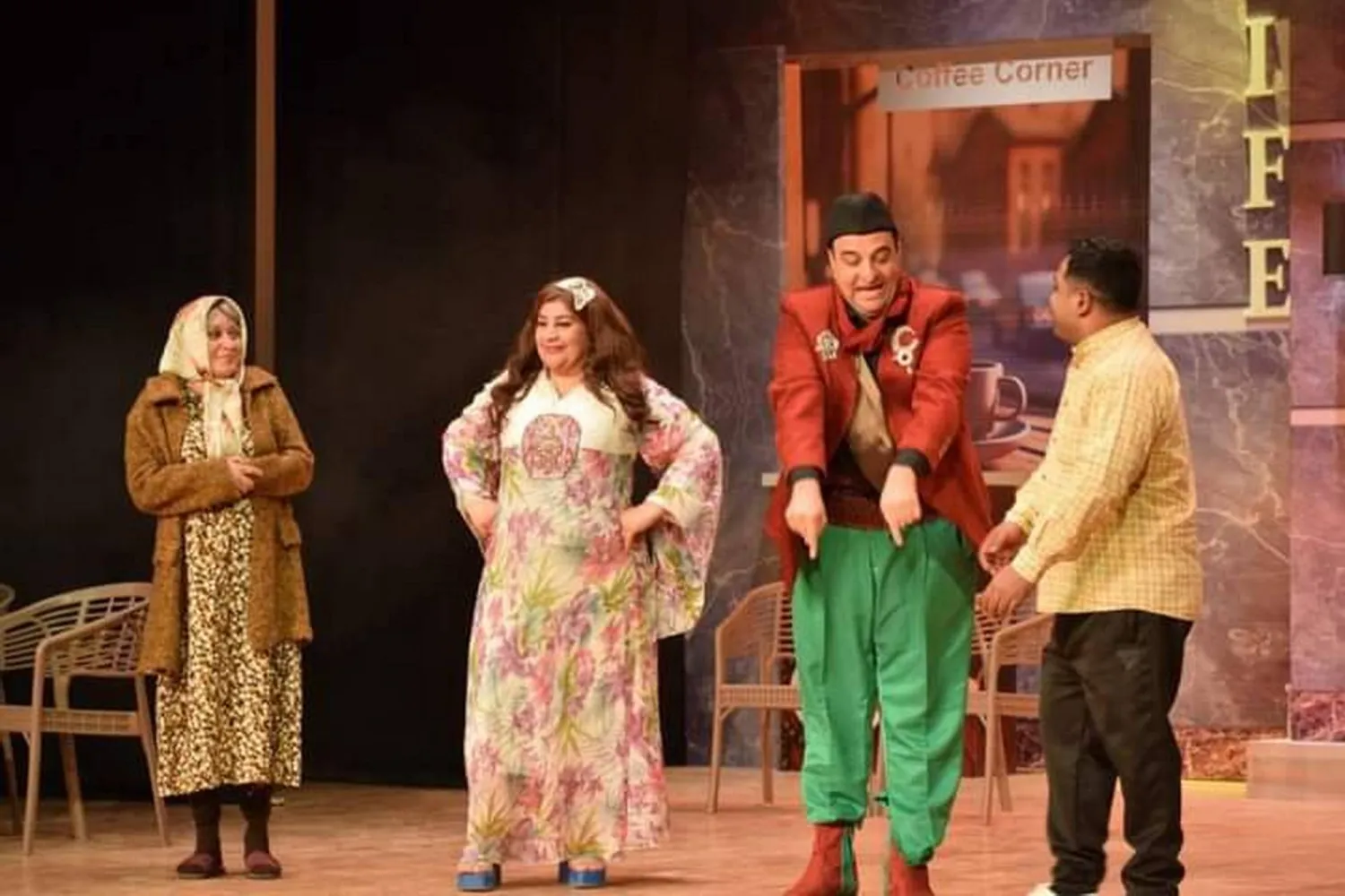 الطيب يخوض مغامرة غير مأمونة العواقب (صفحة المسرحية على «فيسبوك»)