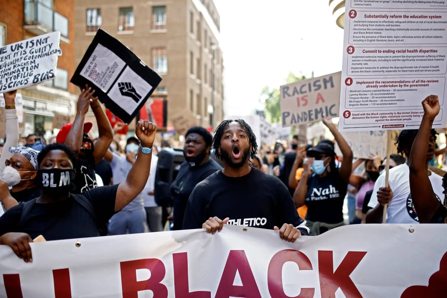 إحدى المظاهرات المناهضة للعنصرية (رويترز - أرشفية)