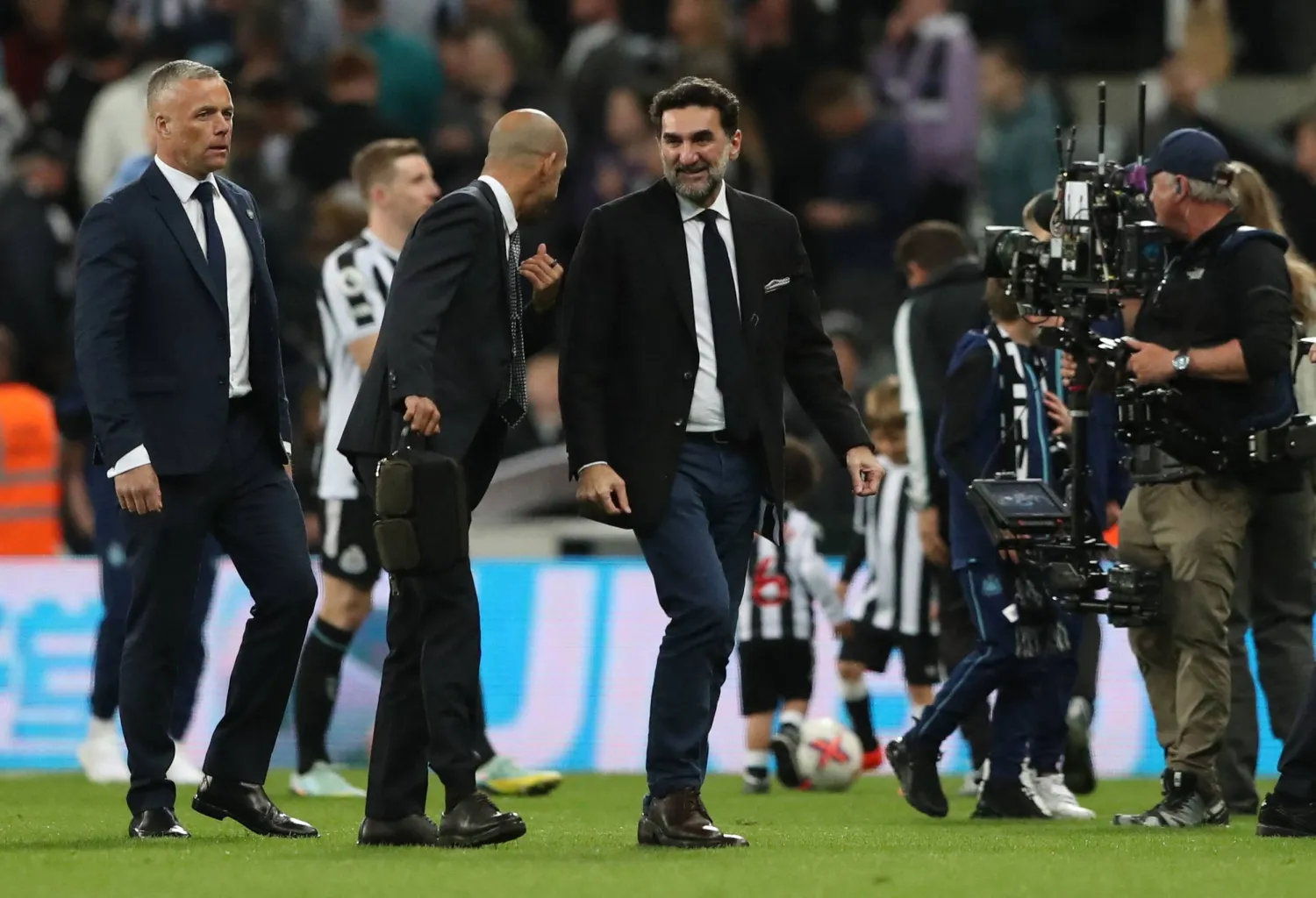 ياسر الرميان الرئيس غير التنفيذي لنيوكاسل يونايتد حقق قفزة هائلة في مسيرة النادي العريق (رويترز)