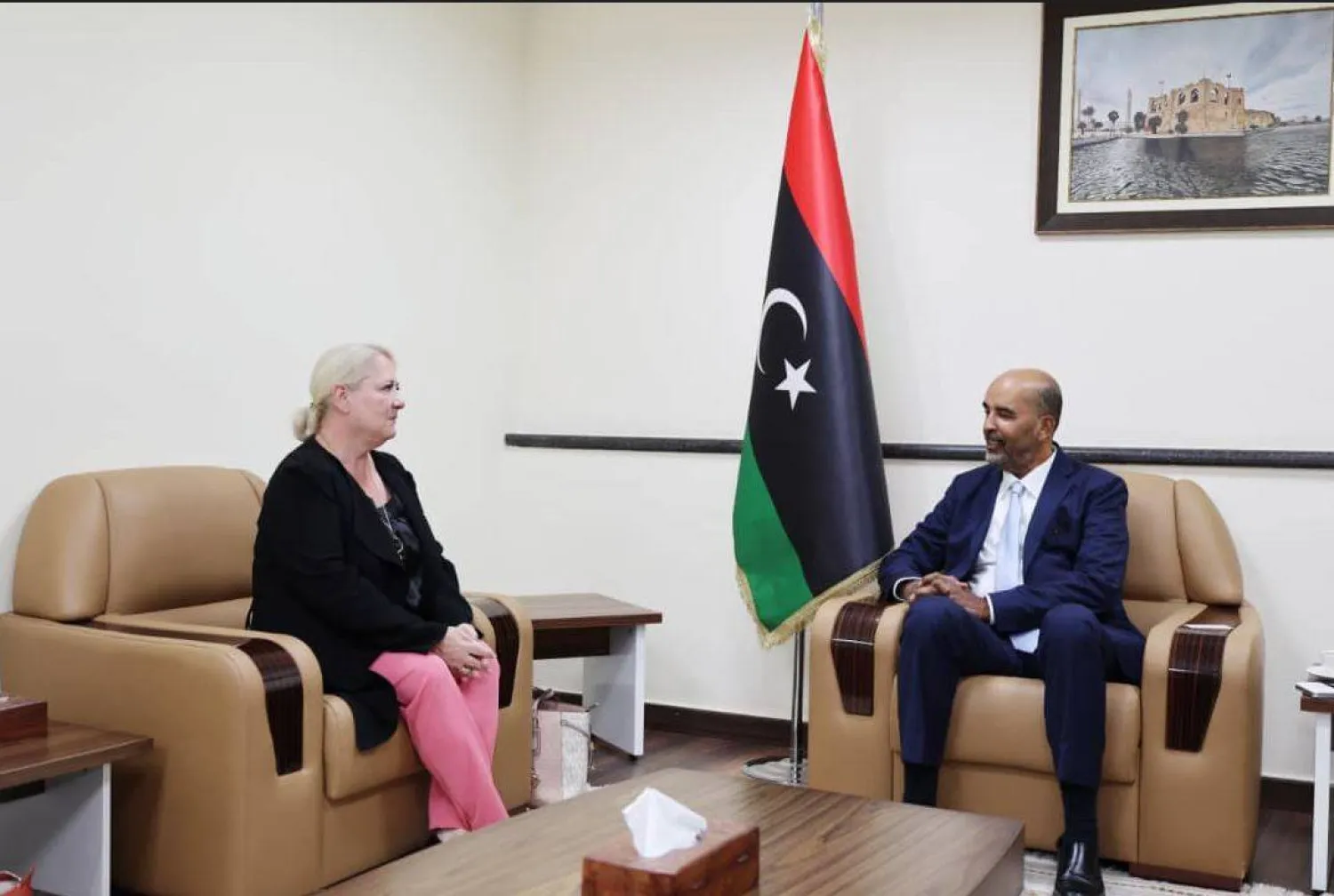 صورة وزعها المجلس الرئاسي لاجتماع الكوني مع سفيرة كندا في طرابلس