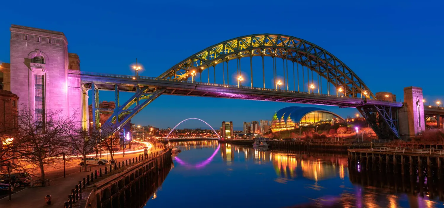 نيوكاسل مدينة الجسور (شاترستوك)