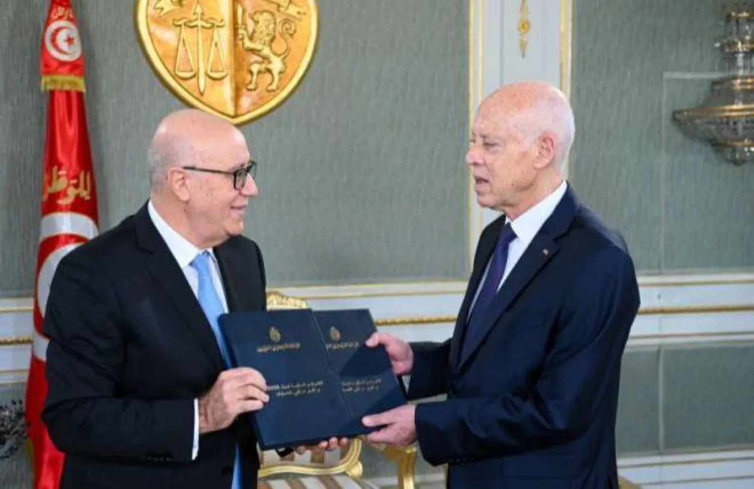 الرئيس سعيد خلال استقباله محافظ البنك المركزي (الرئاسة التونسية)