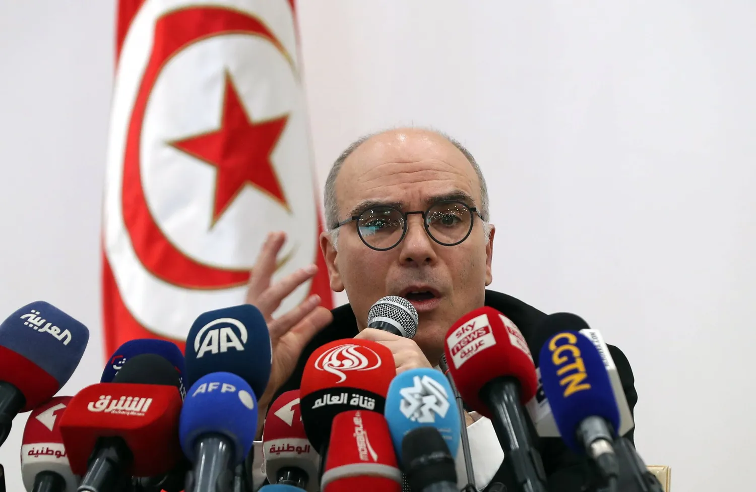 وزير خارجية تونس نبيل عمار (إ.ب.أ)