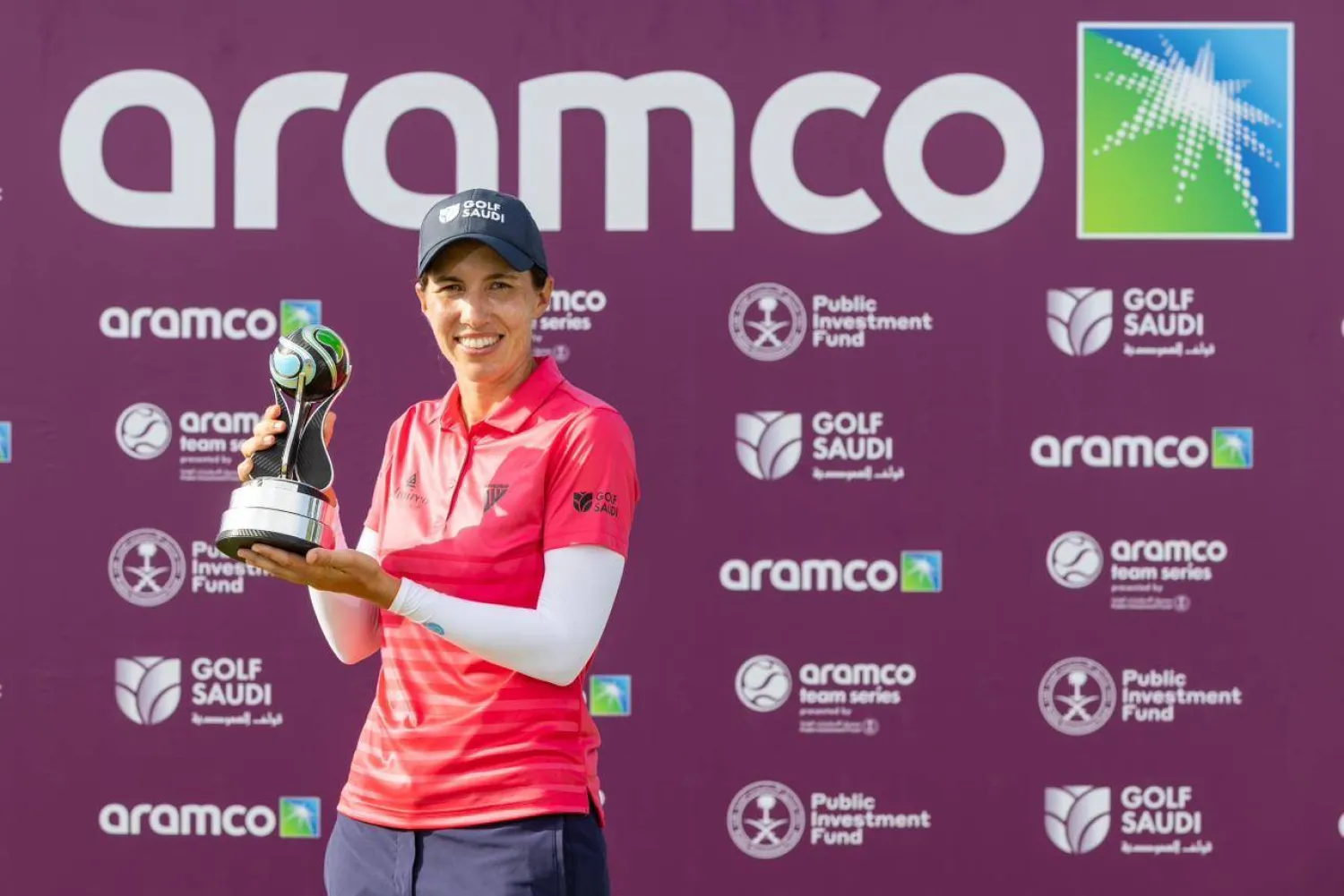 الإسبانية كارلوتا سيغاندا لدى تتويجها باللقب (الشرق الأوسط)