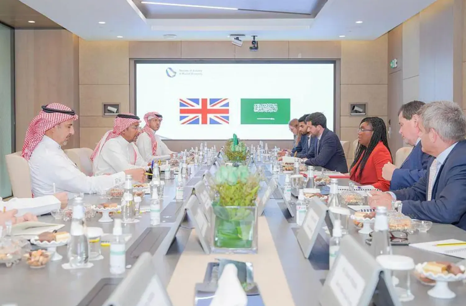 Saudi Minister of Industry and Mineral Resources Bandar Al Khorayef and the United Kingdom’s Secretary of State for Business and Trade, Kemi Badenoch, have signed a declaration of intent. SPA
