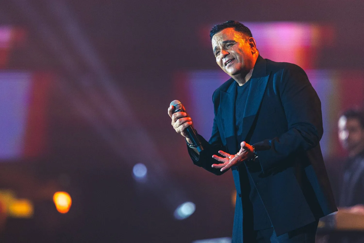 محمد فؤاد خلال الحفل (الشركة المنظمة للحفل «بنش مارك»)