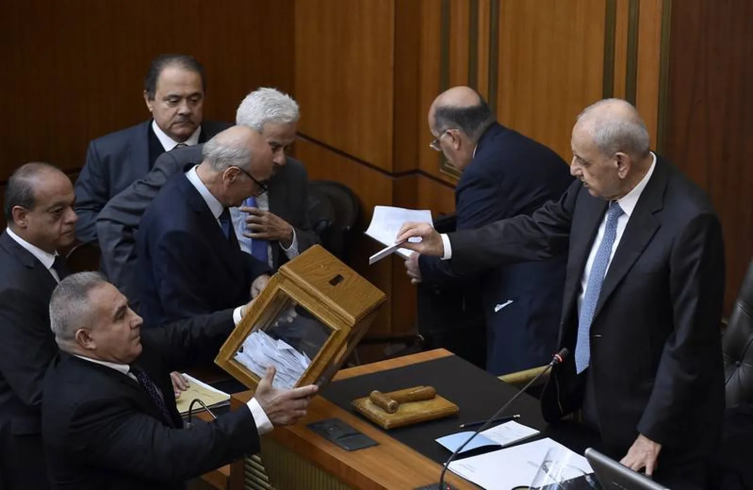 من جلسة سابقة للانتخابات الرئاسية (مجلس النواب)