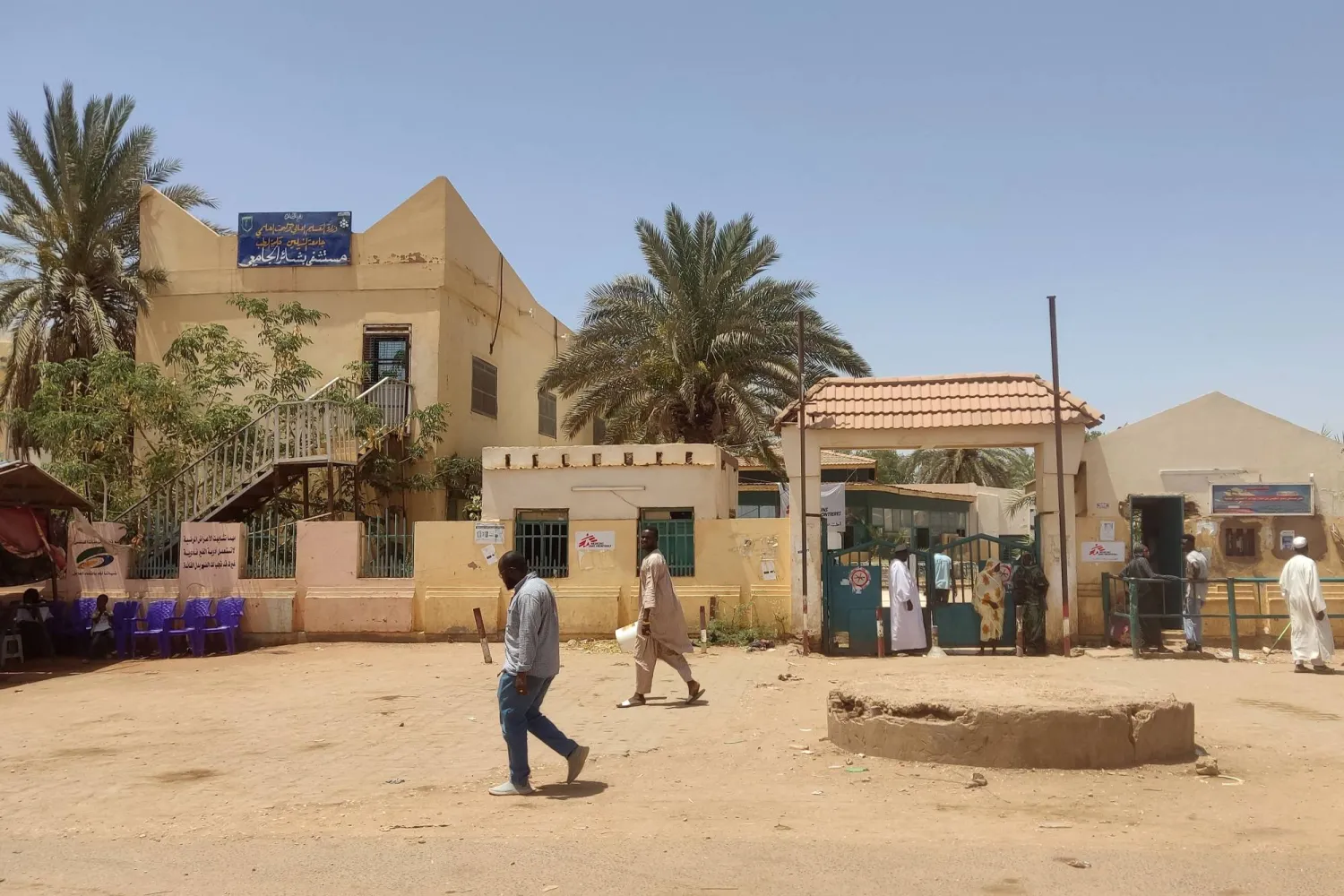 مواطنون في مدينة الخرطوم (أ.ف.ب)