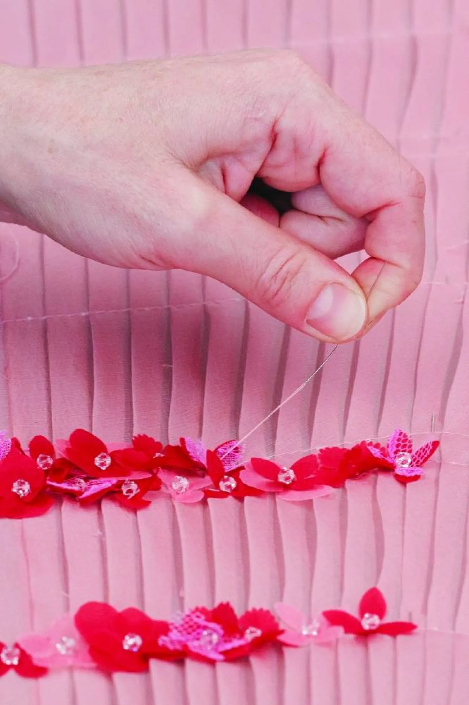 «لوماري» من المشاغل التي تنضوي تحت جناح «شانيل» (تصوير: أليكس مارنا)