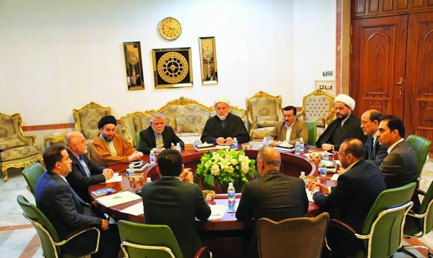 قوى «الإطار التنسيقي» خلال أحد اجتماعاتها بحضور السوداني في فبراير الماضي (واع)