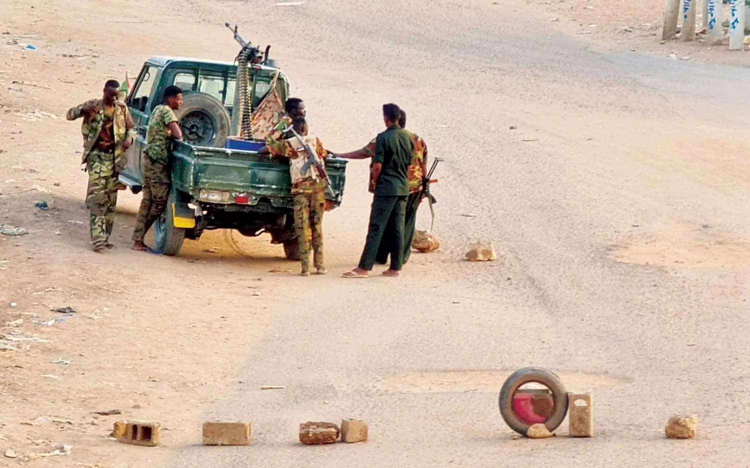 Sudan ordusunun askerleri Hartum'da (AFP)