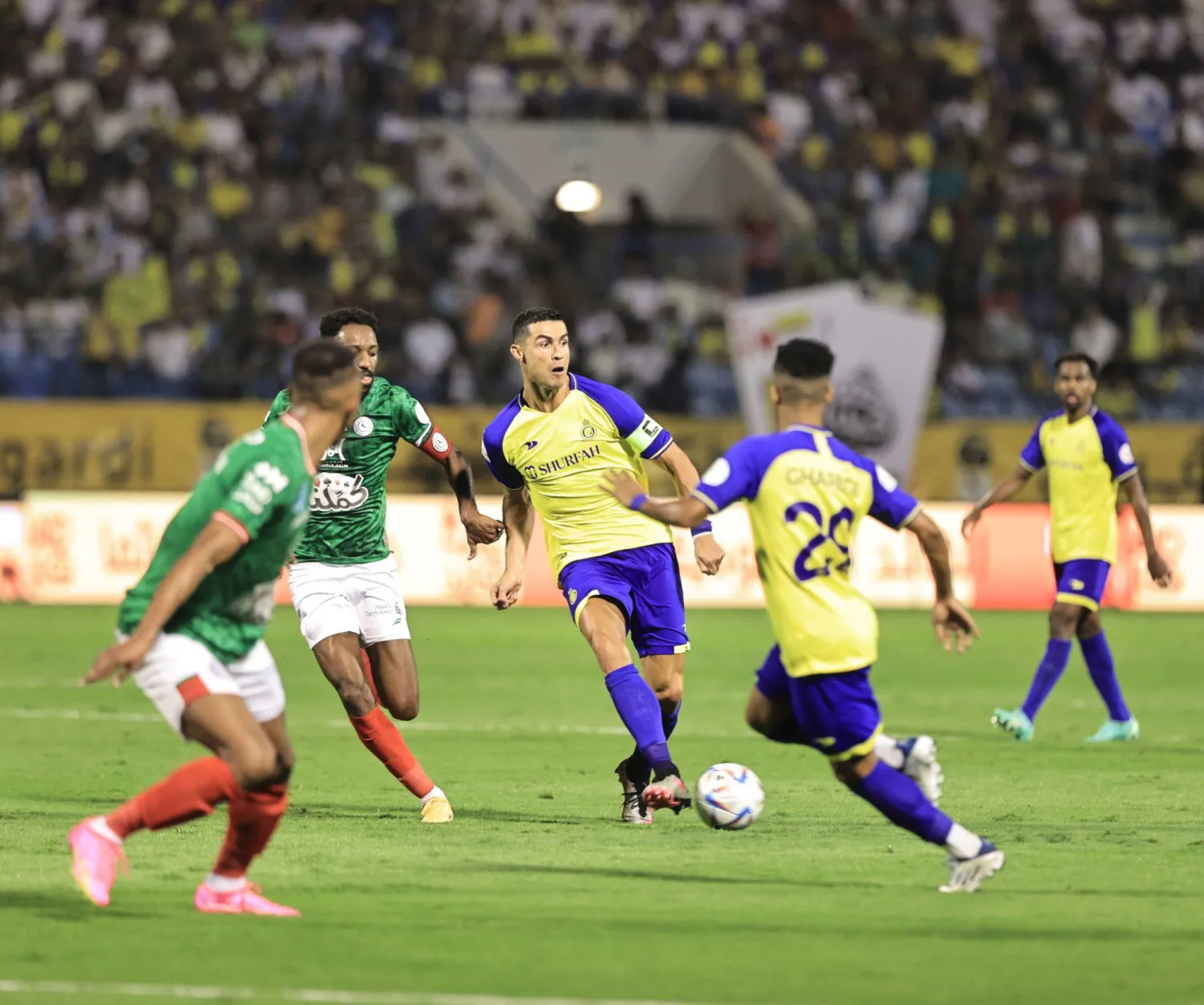 رونالدو أسطورة كرة القدم العالمية أسهم في رفع مشاهدات «الدوري السعودي» (عيسى الدبيسي)