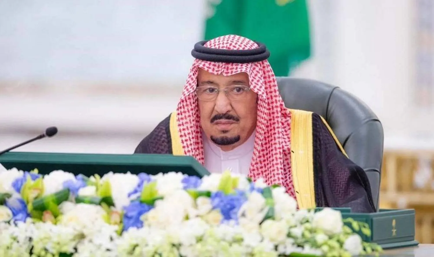 Custodian of the Two Holy Mosques King Salman bin Abdulaziz chairs the cabinet meeting that was held in Jeddah. (SPA) 