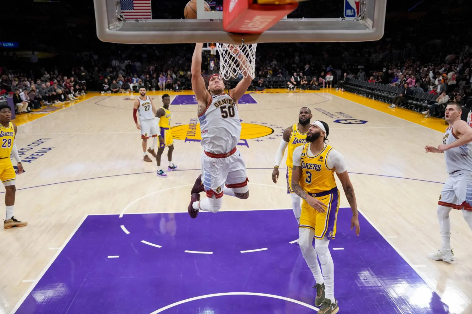 «ناغتس» يستهل أوّل نهائي في «دوري السلة الأميركي» معوّلاً على عملاقه الصربي يوكيتش (رويترز)