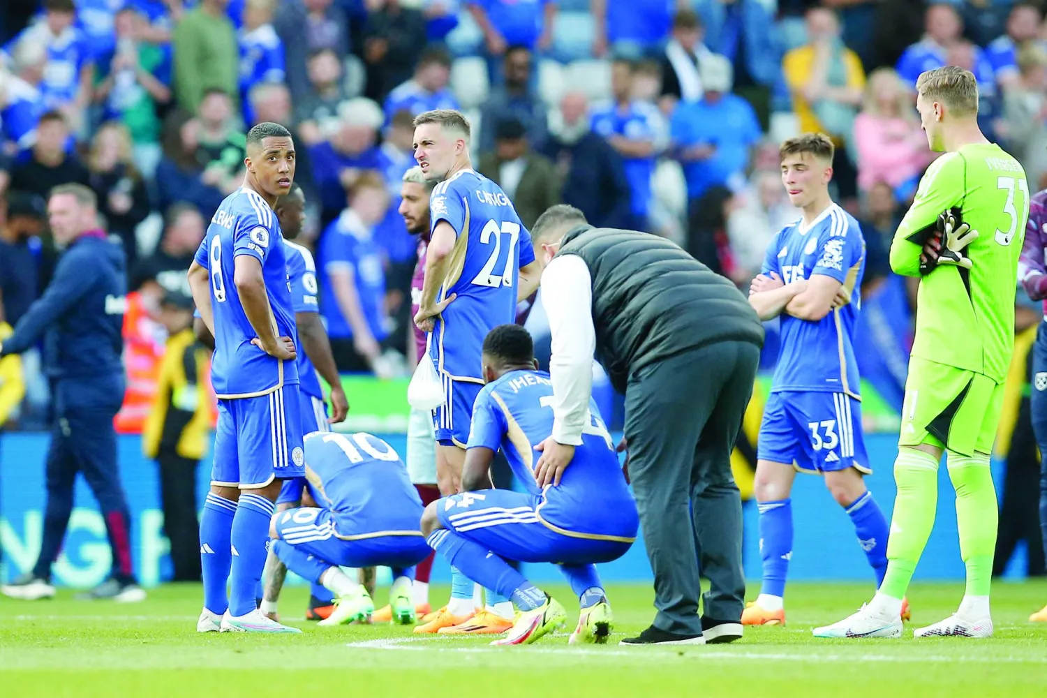 انتكاسة الهبوط على ملامح لاعبي ليستر بعد 10 سنوات في الممتاز (رويترز)