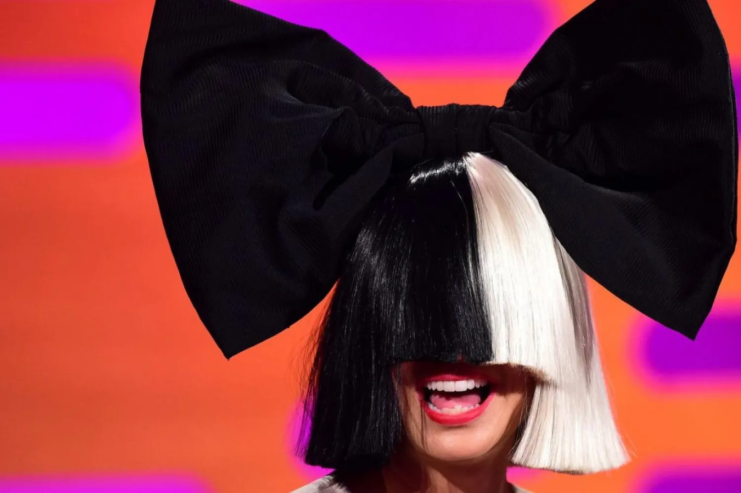 Avustralyalı şarkıcı Sia, 2021 yapımı filminin aldığı tepkiler sonrası rehabilitasyona girdiğini söylemişti