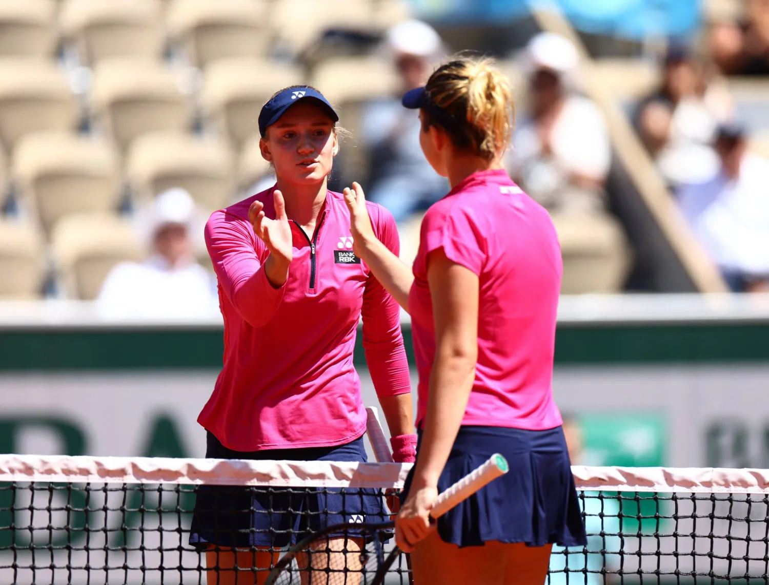 ريباكينا واحدة من بين ثلاث كبيرات في تنس السيدات (رويترز)