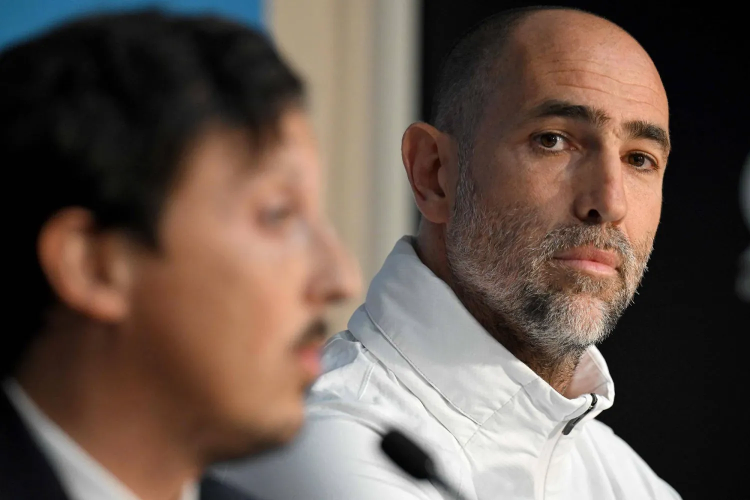 رئيس مرسيليا وتودور خلال المؤتمر الصحافي (أ.ف.ب)