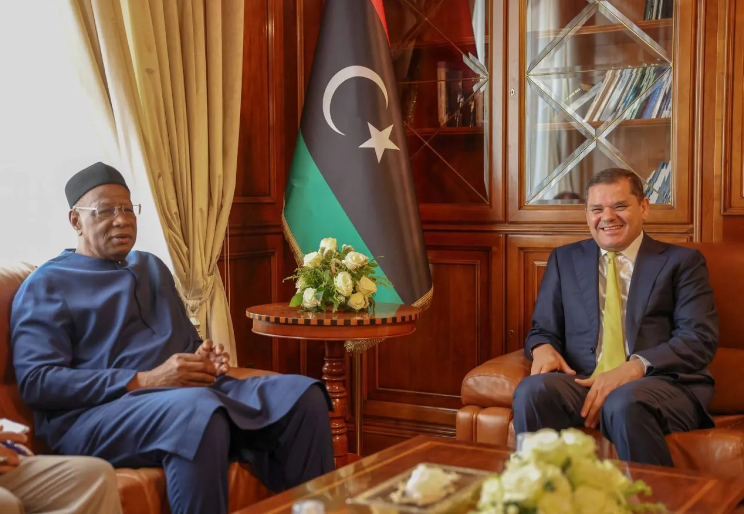 الدبيبة خلال أحد لقاءاته مع المبعوث الأممي إلى ليبيا (حكومة الوحدة)