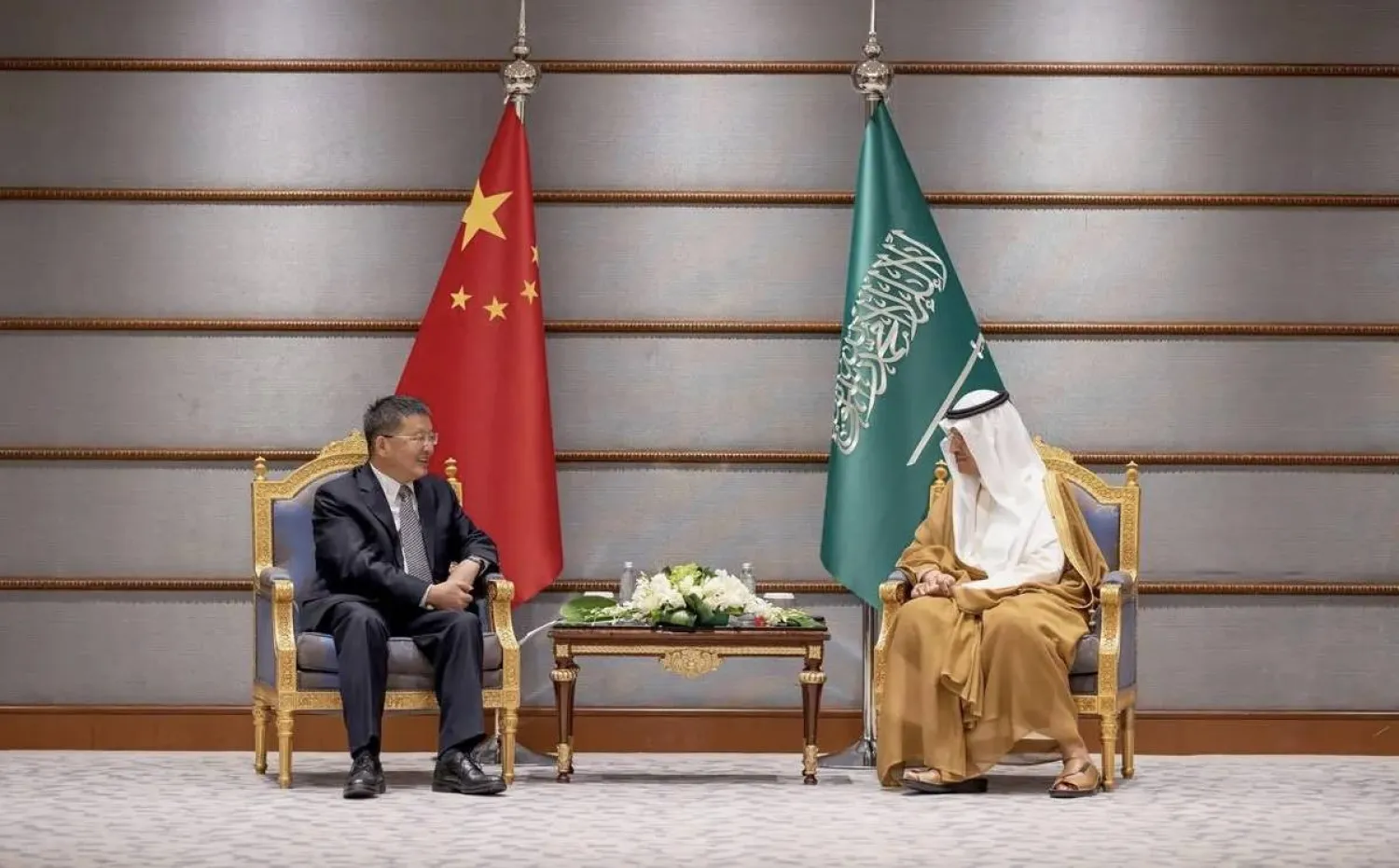 جانب من اجتماع وزير الطاقة السعودية ورئيس الهيئة الوطنية للطاقة في الصين (الشرق الأوسط)