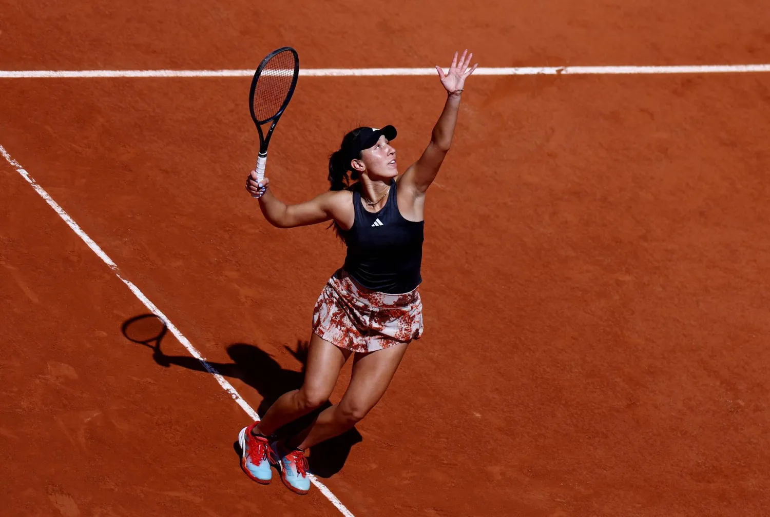 لم يكن لدى بيغولا البالغ عمرها 29 عاماً أي رد على أداء ميرتنز (رويترز)