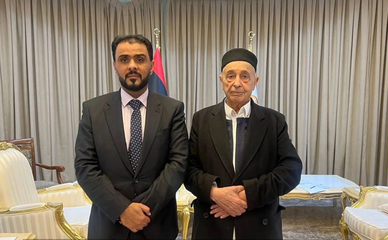 صالح مستقبلاً حماد في مكتبة بمدينة القبة (مكتب صالح)