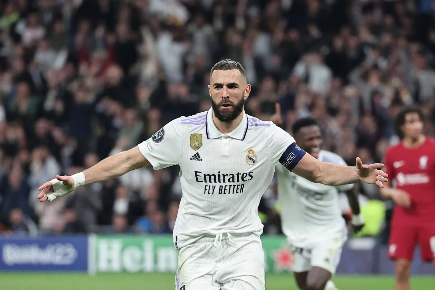 بنزيمة قضى 14 عاماً في ريال مدريد (أ.ف.ب)